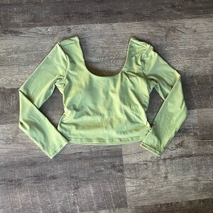 New! Fabletics long sleeve yoga top sz M
